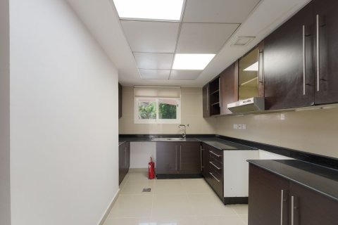 Commercial property de 5 dormitorios en Al Reef, UAE No. 79620 7