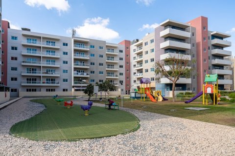 Apartment de 2 dormitorios en Al Reef, UAE No. 79618 2