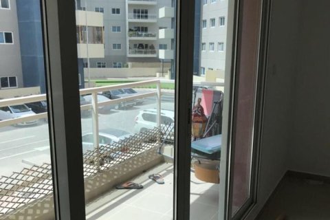 Apartment de 2 dormitorios en Al Reef, UAE No. 79618 3