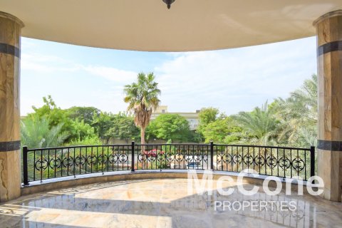 6 bedrooms Villa in Emirates Hills, UAE No. 74938 14