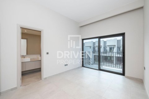3 bedrooms Townhouse in District 7, UAE No. 31509 6