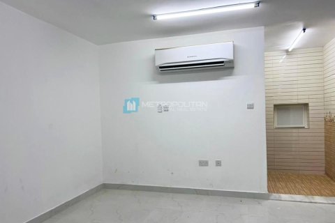 Villa de 11 chambres à Al Yahar, UAE No. 8248 9