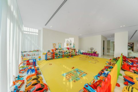Villa de 8 dormitorios en District One, UAE No. 78823 16