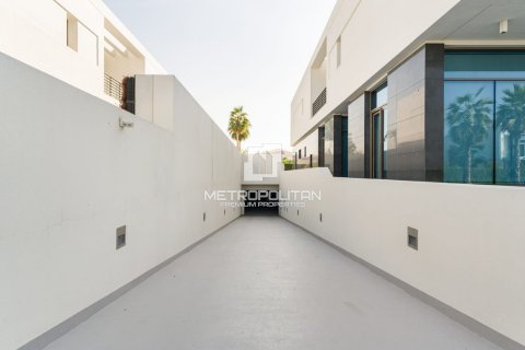 Villa de 8 dormitorios en District One, UAE No. 78823 15