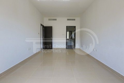 2 bedrooms Apartment in Al Reef, UAE No. 12385 8