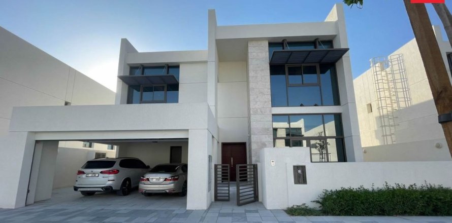 Villa de 4 chambres à Dubai, UAE No. 102666