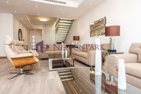4 bedrooms Villa in Lusail, Qatar No. 57959 9