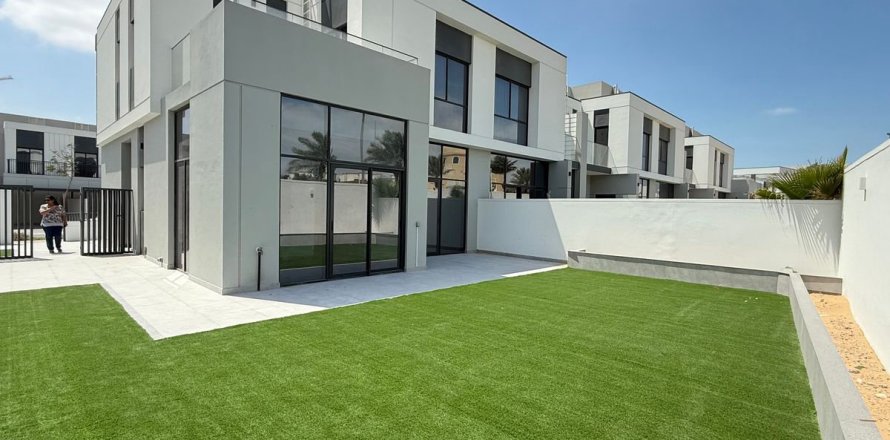 4 bedrooms Townhouse in Al Furjan, UAE No. 71453