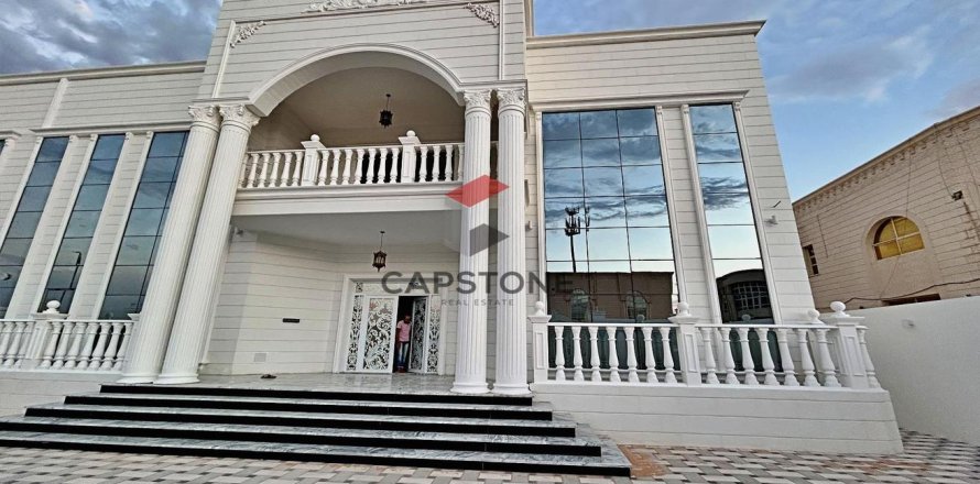 4 غرف نوم فيلا في Zakher, الإمارات العربية المتحدة رقم 86348