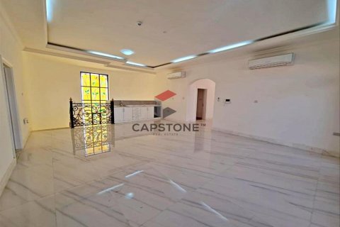 6 bedrooms Villa in Al Ain, UAE No. 86347 3