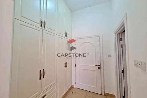 6 bedrooms Villa in Al Ain, UAE No. 86347 17