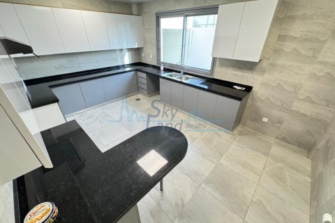 Villa de 3 dormitorios en Umm Suqeim, UAE No. 90927 13