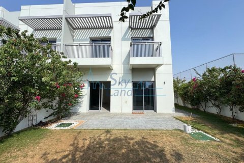 Villa de 3 dormitorios en Umm Suqeim, UAE No. 90927 1