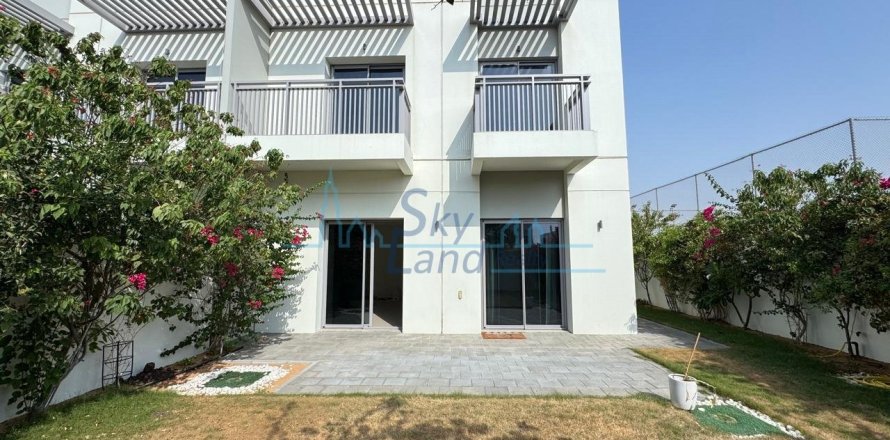 Villa de 3 dormitorios en Umm Suqeim, UAE No. 90927
