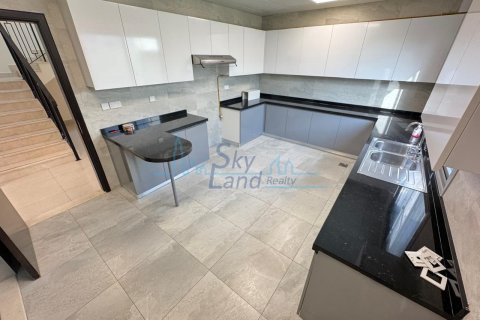 Villa de 3 dormitorios en Umm Suqeim, UAE No. 90927 14