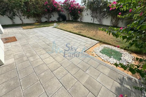Villa de 3 dormitorios en Umm Suqeim, UAE No. 90927 4