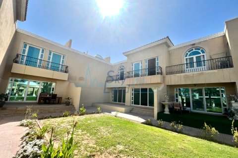 Villa de 4 dormitorios en Al Barsha, UAE No. 90929 17