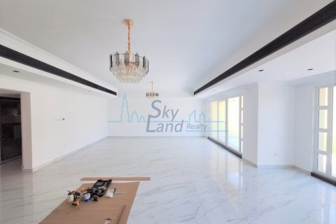 Villa de 4 dormitorios en Al Barsha, UAE No. 90929 3