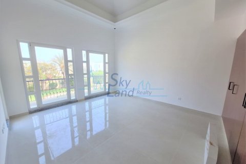 Villa de 4 dormitorios en Al Barsha, UAE No. 90929 5