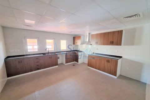 Villa de 4 dormitorios en Al Barsha, UAE No. 90929 4