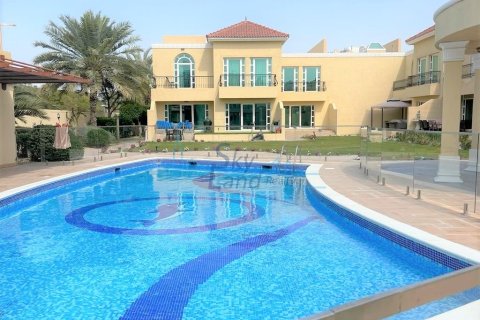 Villa de 4 dormitorios en Al Barsha, UAE No. 90929 11
