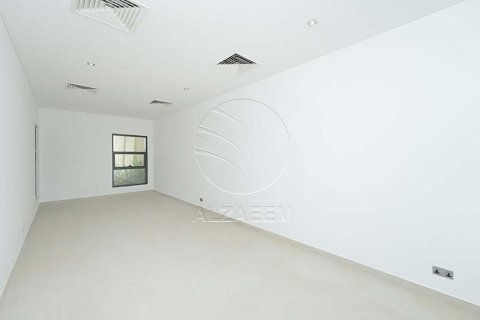4 bedrooms Villa in Al Gurm, UAE No. 91123 21