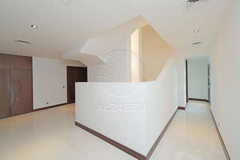 4 bedrooms Villa in Al Gurm, UAE No. 91123 9