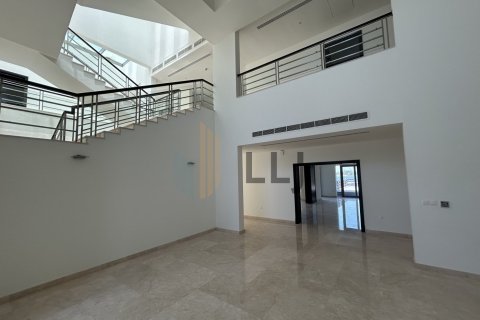 Villa de 5 dormitorios en Abu Dhabi, UAE No. 86960 6