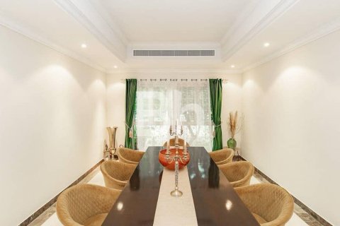 Villa de 4 dormitorios en Jumeirah Islands, UAE No. 65259 21
