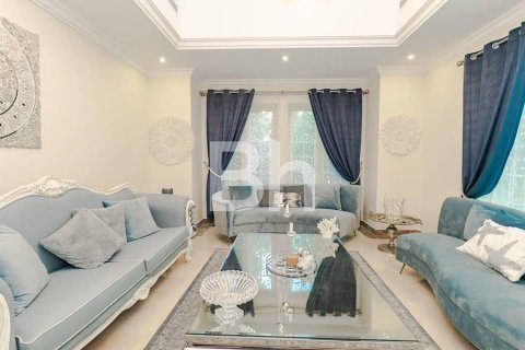 Villa de 4 dormitorios en Jumeirah Islands, UAE No. 65259 6