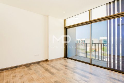 5 bedrooms Villa in Abu Dhabi, UAE No. 43900 41