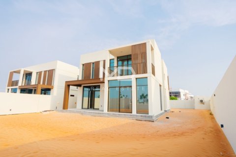 4 bedrooms Villa in Abu Dhabi, UAE No. 43908 1