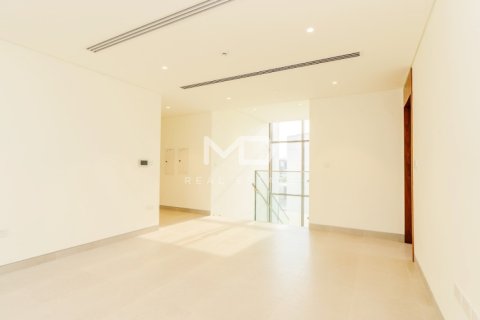 4 bedrooms Villa in Abu Dhabi, UAE No. 43908 23