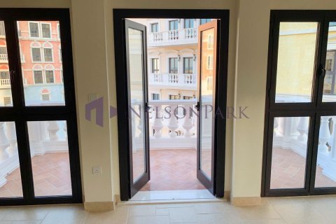 3 bedrooms Apartment in Doha, Qatar No. 57421 3