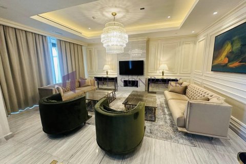5 bedrooms Villa in Doha, Qatar No. 57315 7