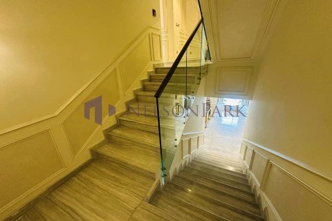 5 bedrooms Villa in Doha, Qatar No. 57315 15