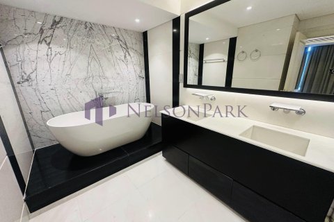 5 bedrooms Villa in Doha, Qatar No. 57315 24