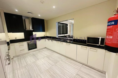 5 bedrooms Villa in Doha, Qatar No. 57315 21