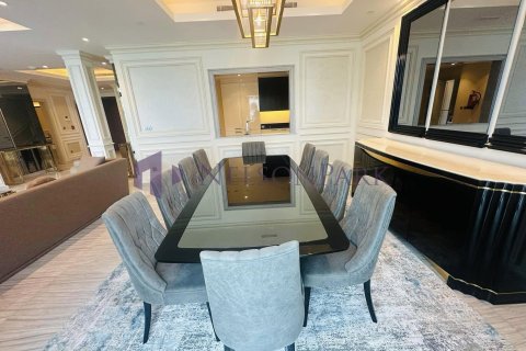 5 bedrooms Villa in Doha, Qatar No. 57315 5