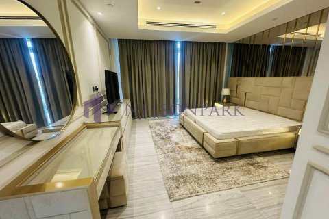 5 bedrooms Villa in Doha, Qatar No. 57315 25