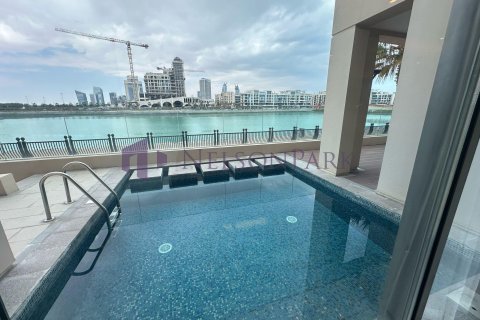 5 bedrooms Villa in Doha, Qatar No. 57315 2
