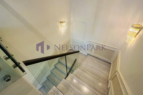 5 bedrooms Villa in Doha, Qatar No. 57315 11
