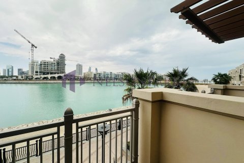 5 bedrooms Villa in Doha, Qatar No. 57315 3