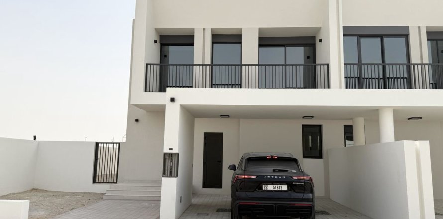 4 bedrooms Townhouse in Town Square, UAE No. 101046