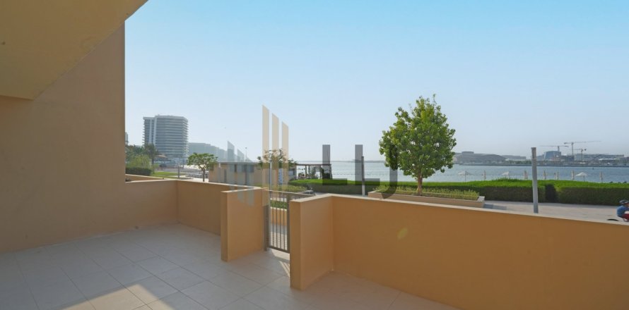 Villa de 5 dormitorios en Al Raha Beach, UAE No. 39229