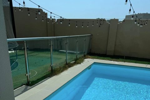 Commercial property de 5 dormitorios en Al Reef, UAE No. 79134 4
