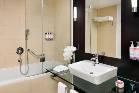 Hôtels-appartement de 33.7m² à Jumeirah Lake Towers, UAE No. 102382 4