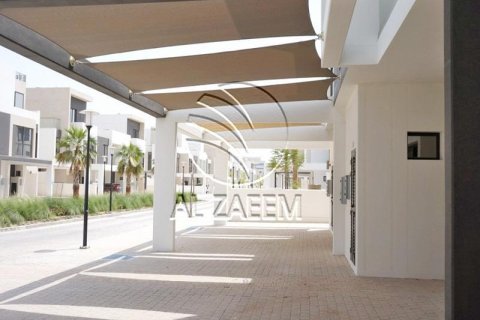 Townhouse de 3 dormitorios en Al Salam Street, UAE No. 27209 2