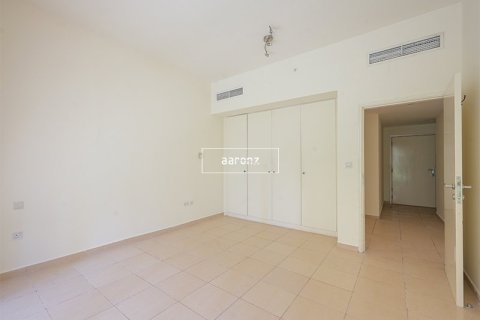 3 bedrooms Apartment  No. 106757 4
