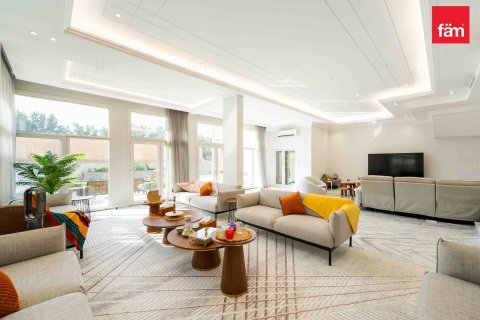 Villa de 5 chambres à Dubai, UAE No. 101258 1